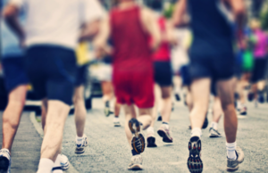 ¿Listo para tu próxima carrera? Lo que debes hacer para evitar lesiones