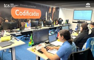 Tres peruanas llegan a la final de torneo regional de programación