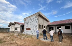 Supervisión en Uchiza verifica avance de obras de educación y salud