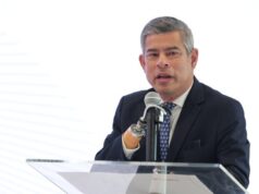 Reducir las facultades legislativas solicitadas recorta el futuro de los peruanos indicó Galarreta