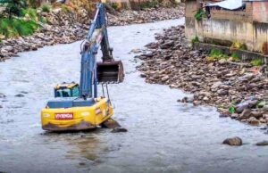 Gorehco limpia río Vizcarra para reducir riesgos ante el fenómeno El Niño en Dos de Mayo
