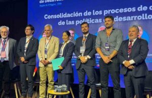 Gobernador Pulgar impulsa descentralización productiva en cumbre internacional en Chile