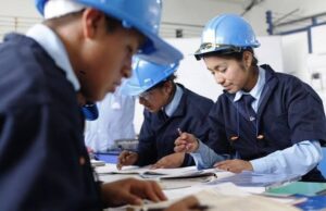 Solo 2 de cada 10 institutos están licenciados: brecha amenaza la calidad de la educación técnica en el Perú