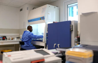 Científicos de África Occidental advierten sobre el debilitamiento de los sistemas de salud