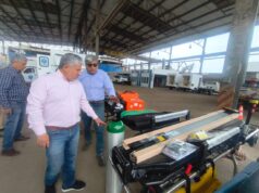 Gobernador supervisa ensamblaje de 103 ambulancias rurales y urbanas para Huánuco